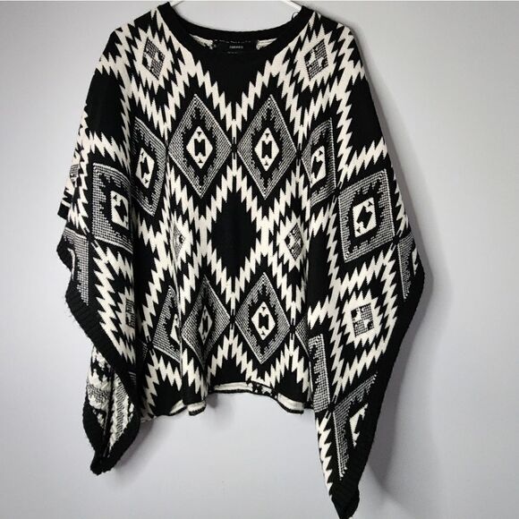 Forever 21 Sweaters - Forever 21 Women's Knitted Kaftan Cape Wrap Sweater Batwing Black& White M/L